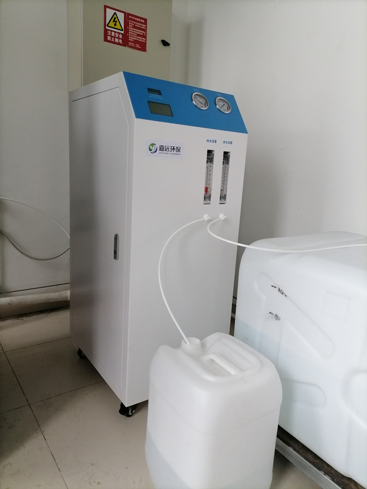 中國(guó)石油化工研究院安裝的40升/小時(shí)超純水機(jī)